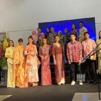 48 koleksi busana batik.jpg
